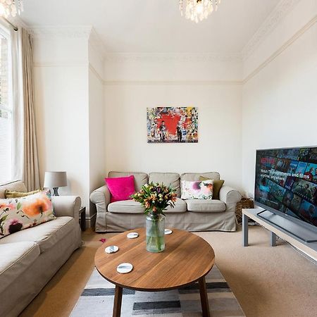 Heart Of Ealing Apartment With Garden ロンドン エクステリア 写真