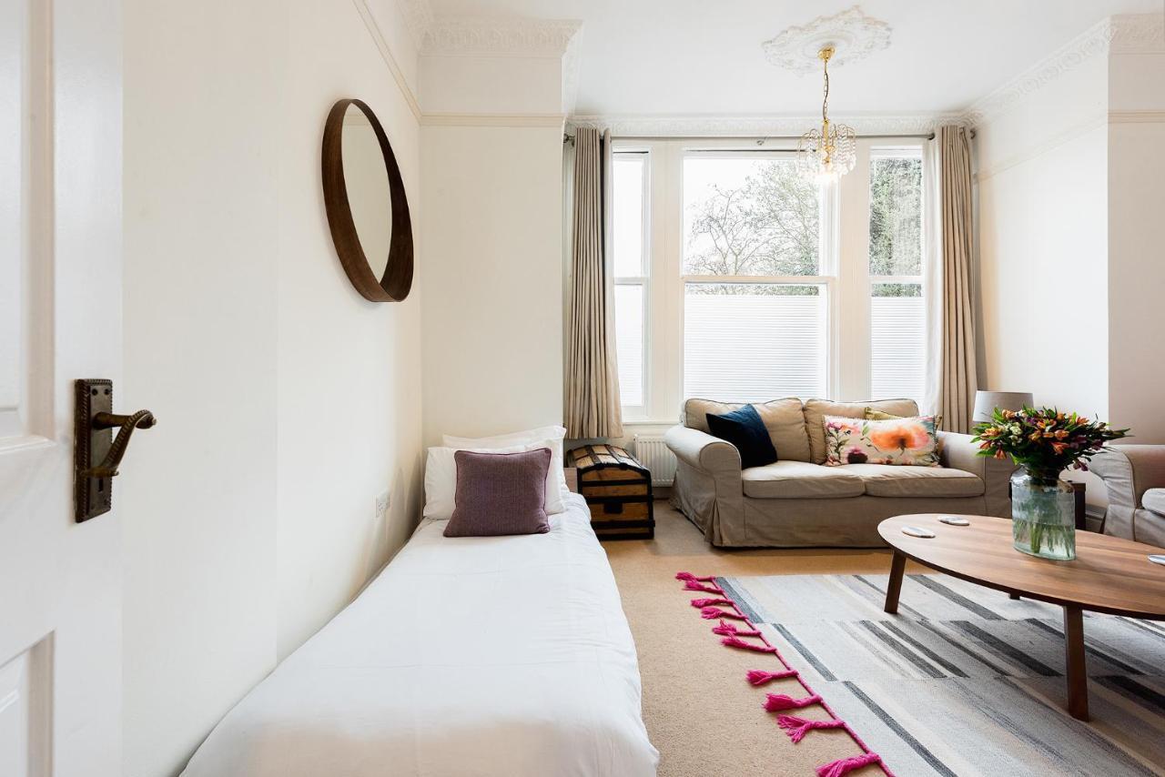 Heart Of Ealing Apartment With Garden ロンドン エクステリア 写真
