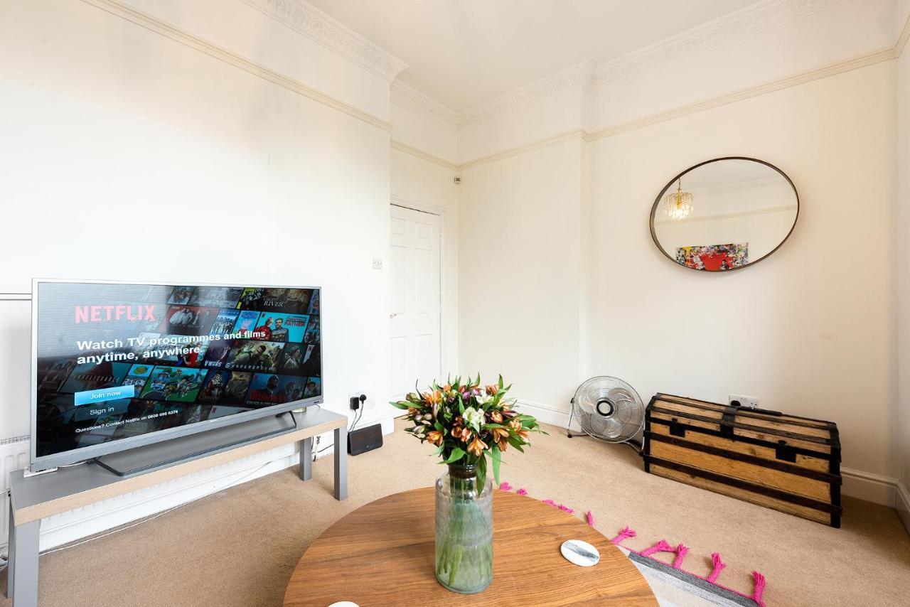 Heart Of Ealing Apartment With Garden ロンドン エクステリア 写真
