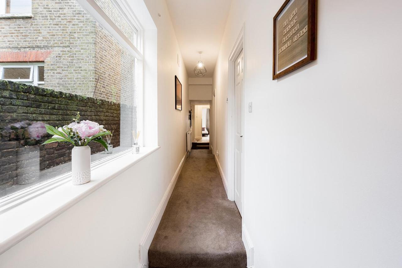 Heart Of Ealing Apartment With Garden ロンドン エクステリア 写真